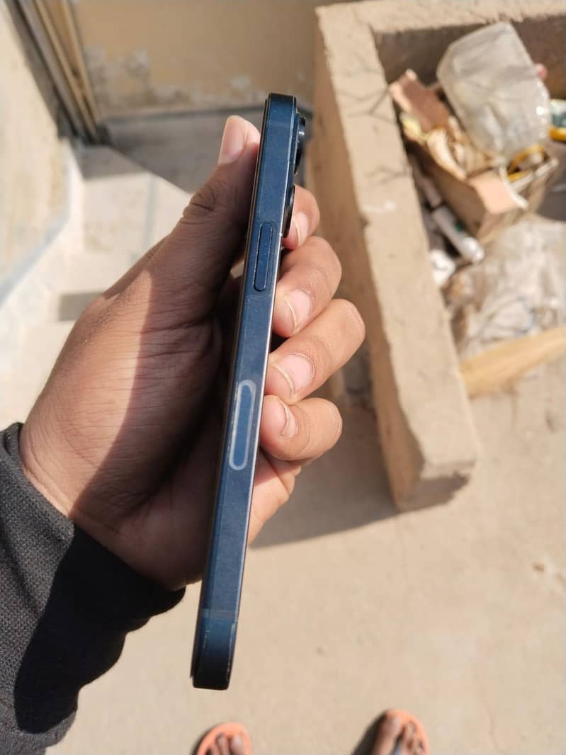 Apple iPhone 13 3