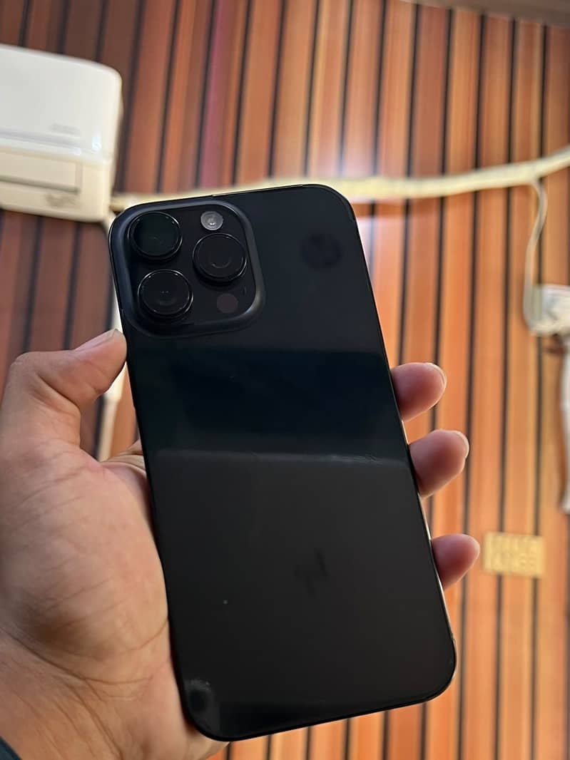 Apple iPhone 16 Pro Max 0