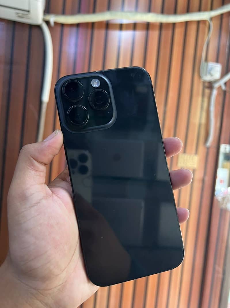 Apple iPhone 16 Pro Max 5