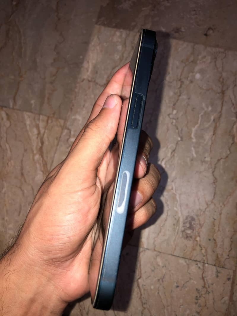 Apple iPhone 13 3