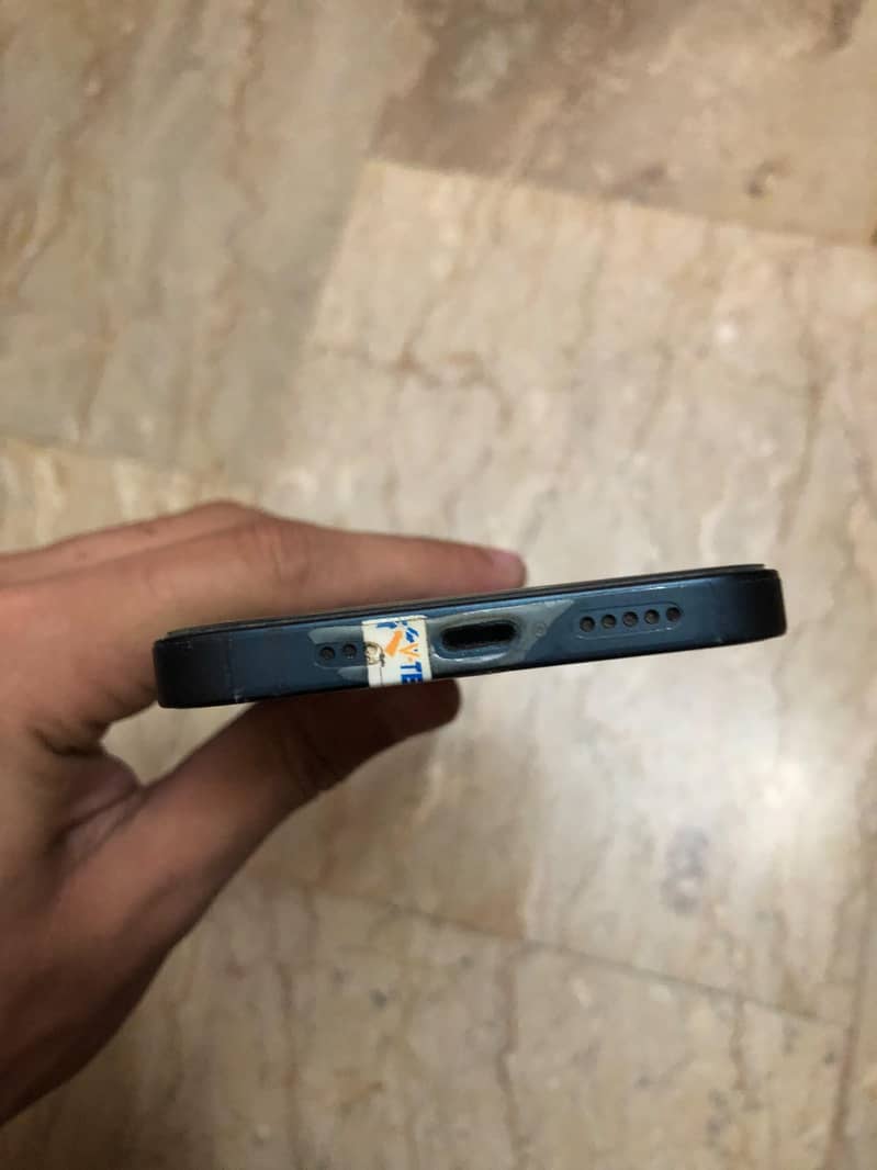 Apple iPhone 13 4