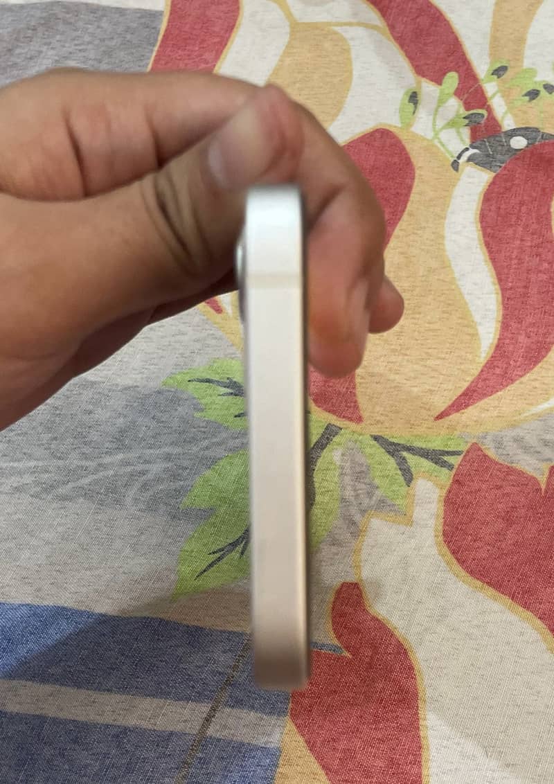 Apple iPhone 12 3