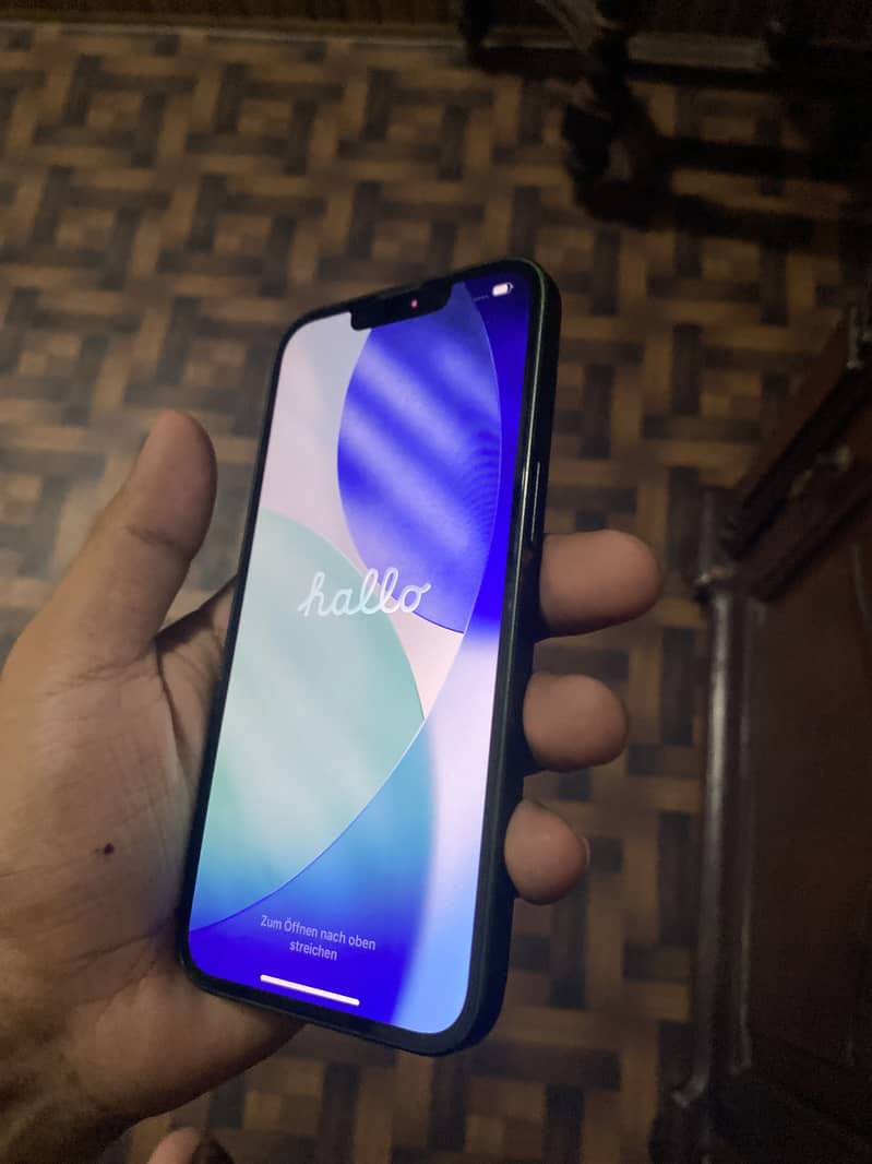 Apple iPhone 13 1