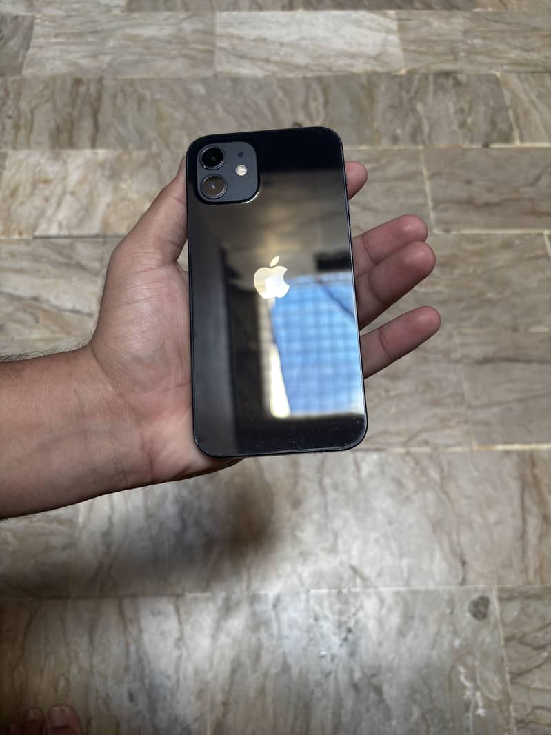 iPhone 12 0