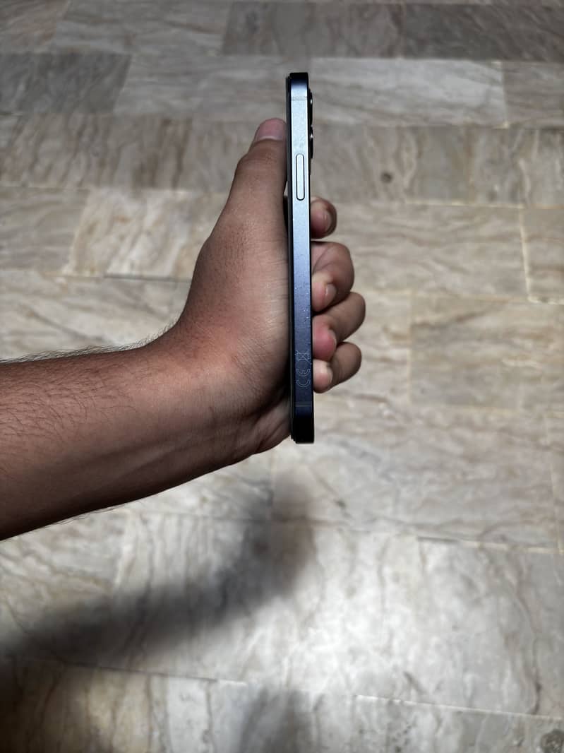 iPhone 12 5