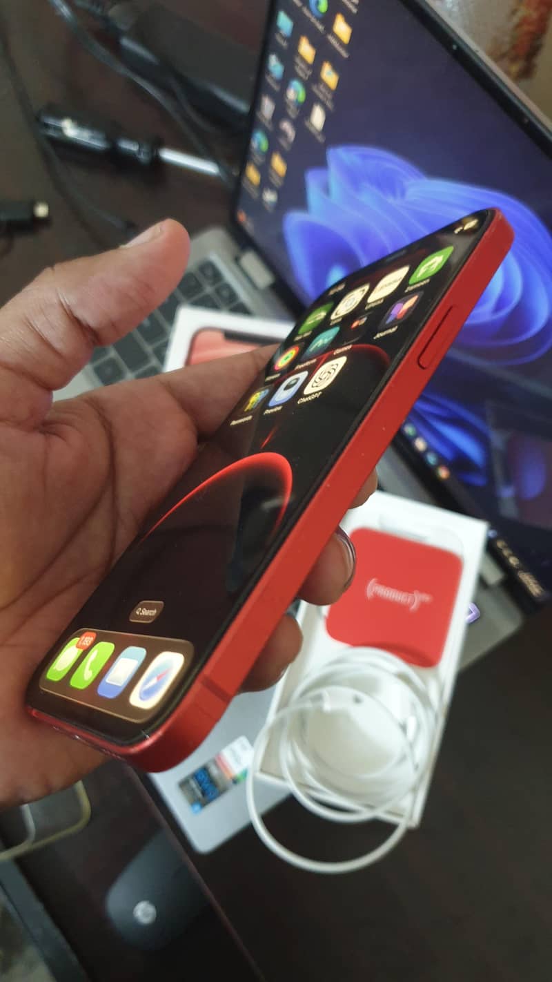 Apple iPhone 12 4