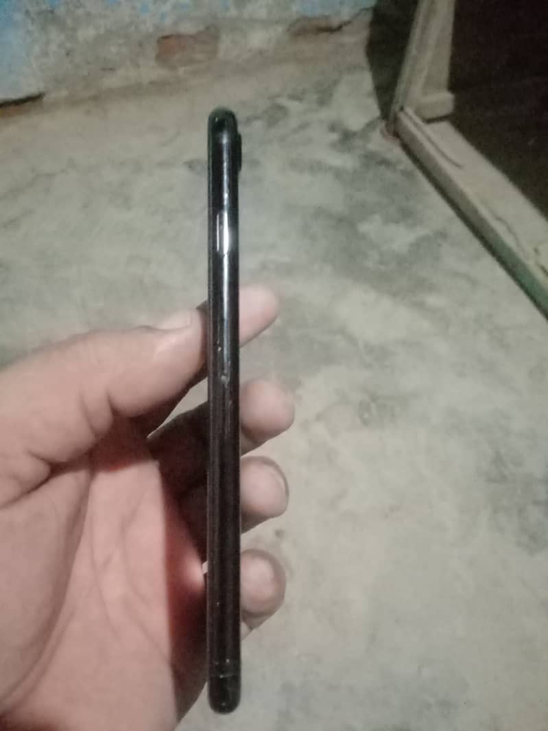 Apple iPhone 7 2