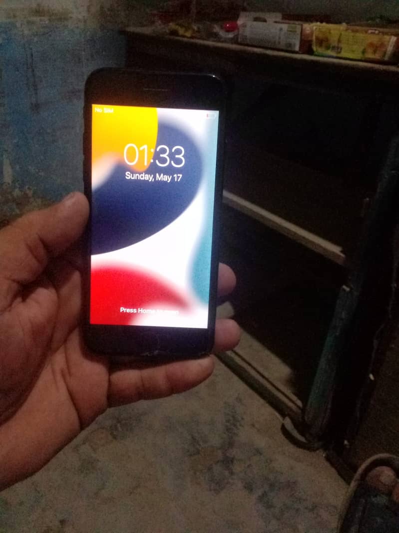 Apple iPhone 7 4