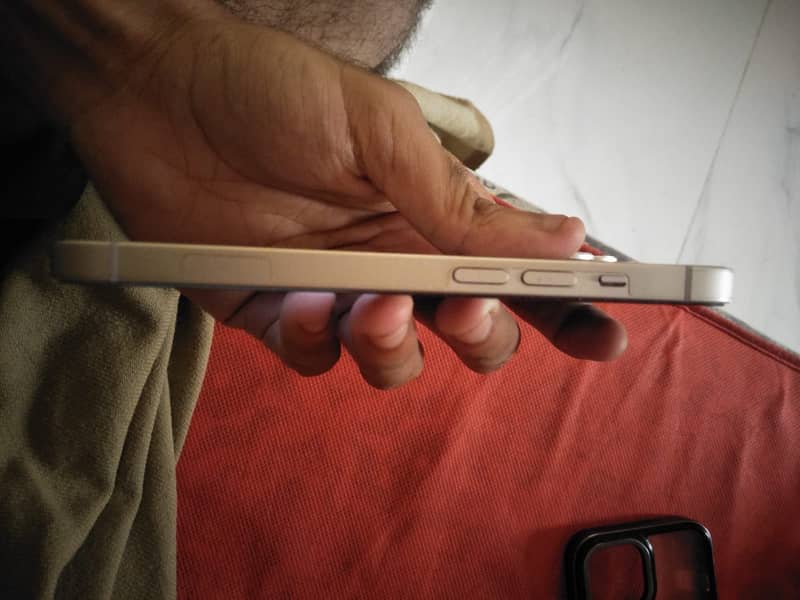 Apple iPhone 14 6