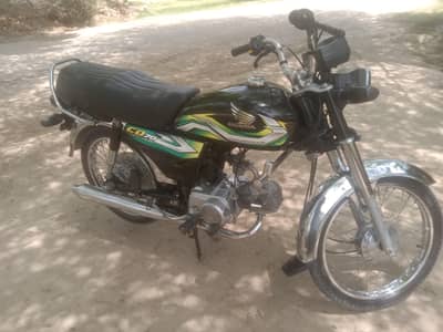 Honda CD70 bike h bilkul saf 10/10 condition