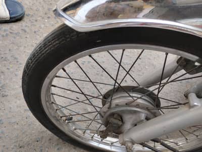 Hond 70 tyre