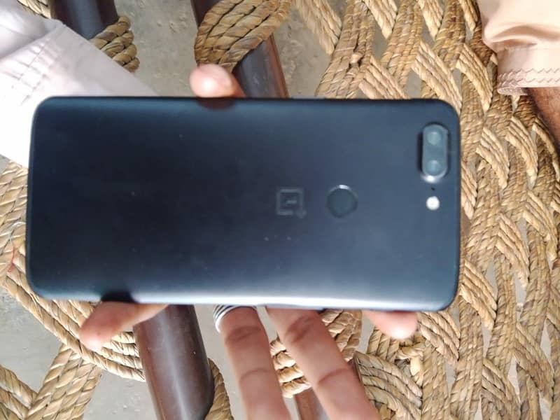 One Plus 5T 1