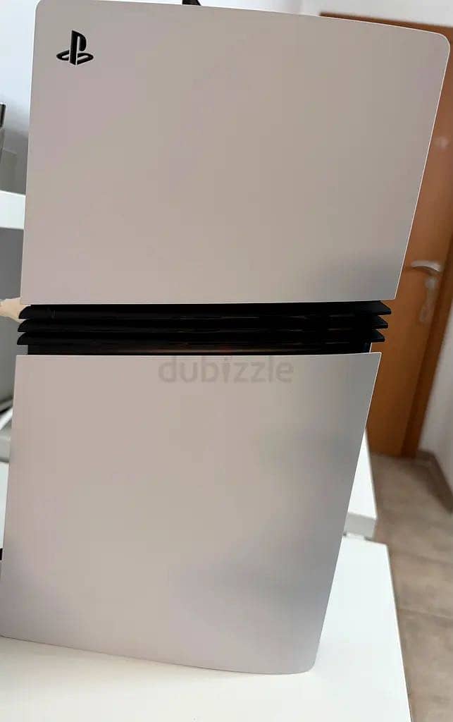 Ps5 console. Pro 1
