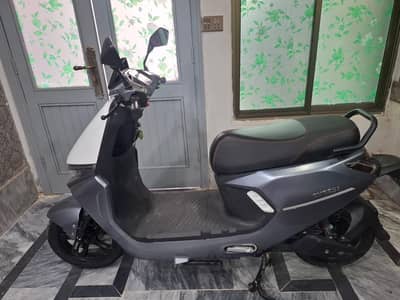 Electric scooty