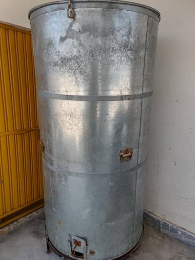 Parola Wheat (Bharola) Wheat Storage Drum In Good Condition