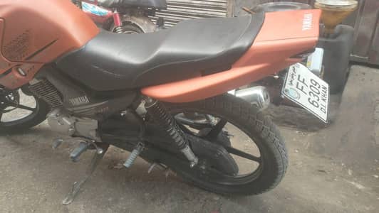 yamaha ybr g