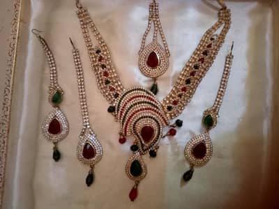 Dulhan set is a good condition Allhudulillahallah