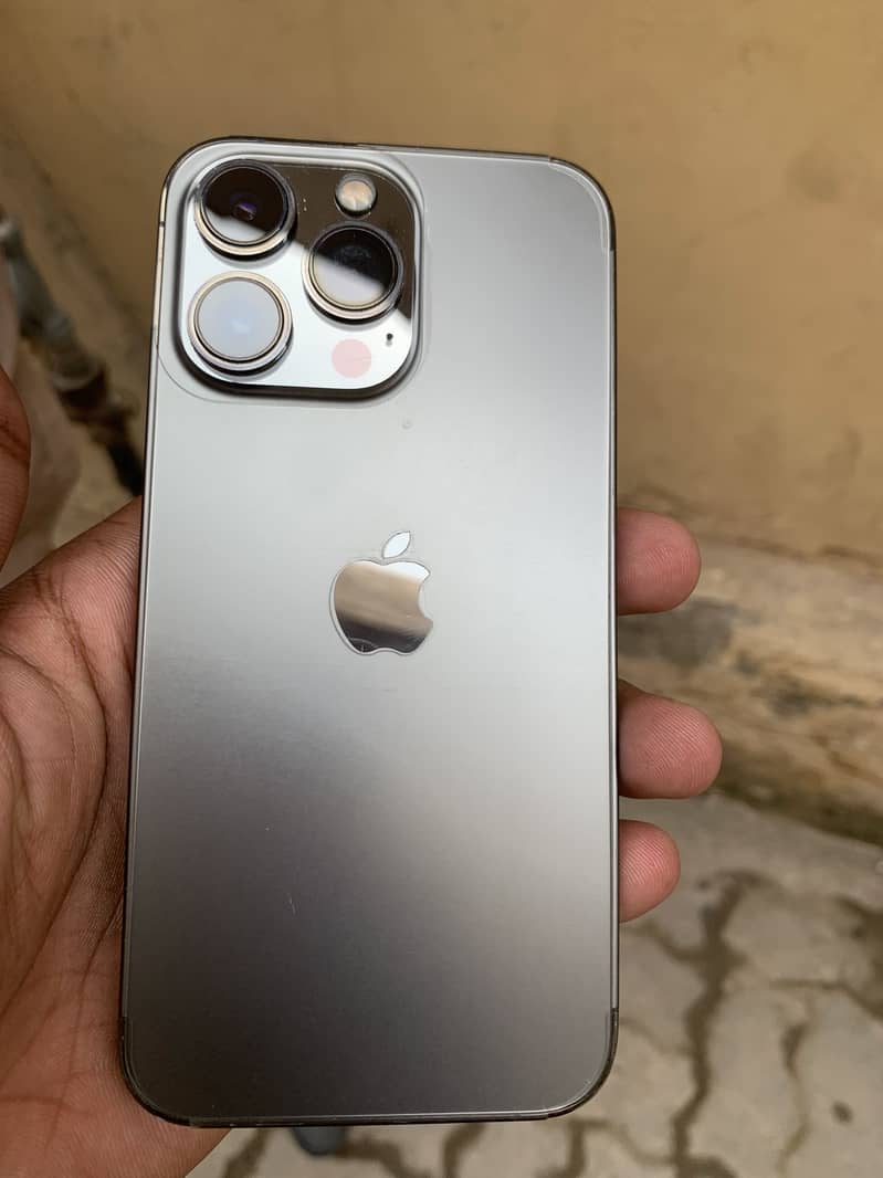 Apple iPhone 13 Pro 2