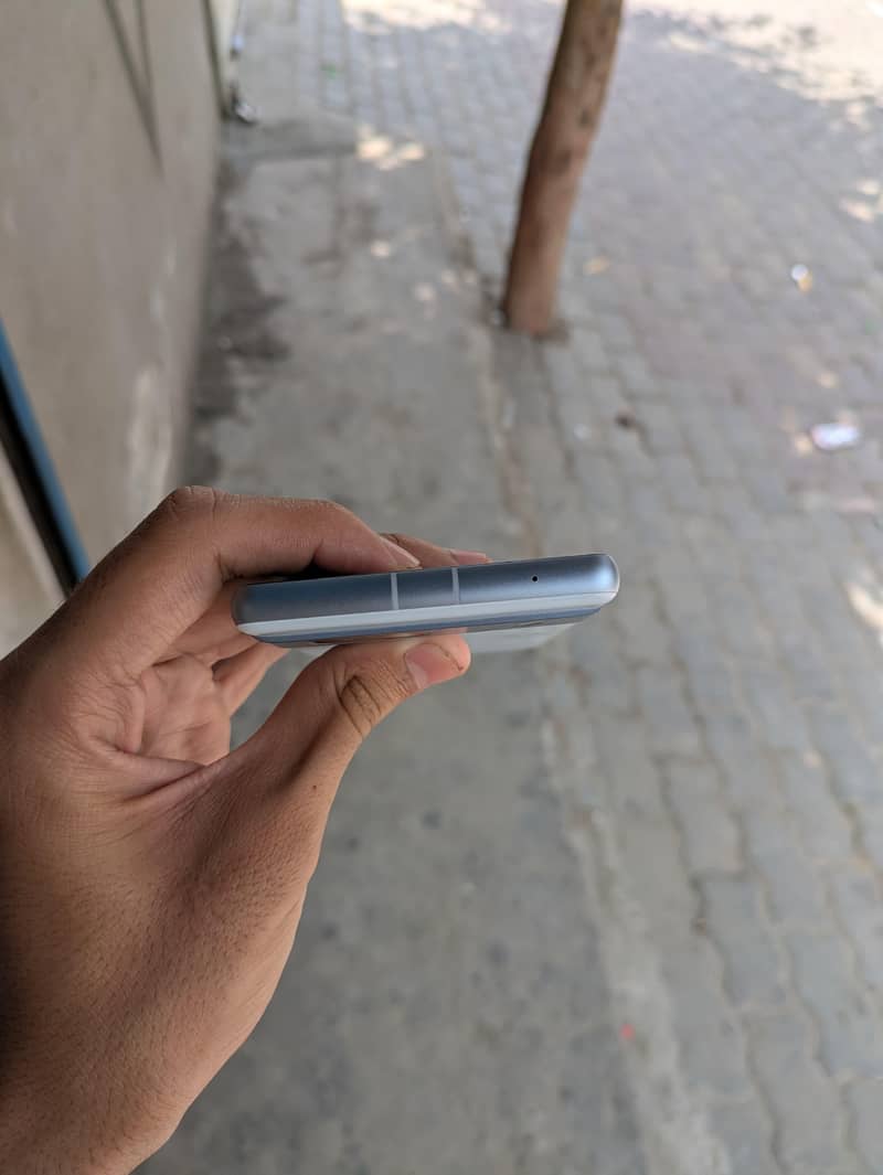 Google Pixel 7a 2