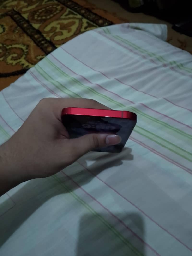 iPhone 13 3