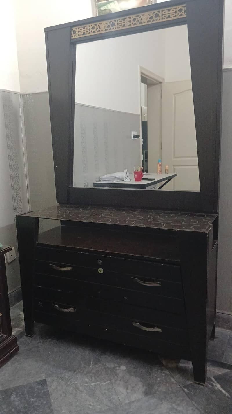 Dressing table 1