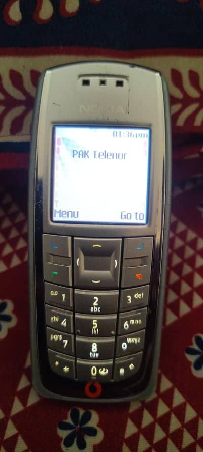 Old Nokia 3120 Feature Phone antique