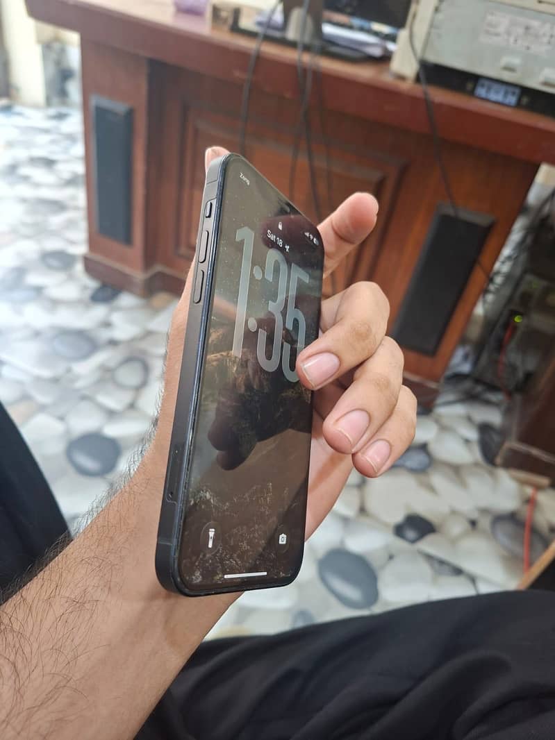 Apple iPhone 12 2