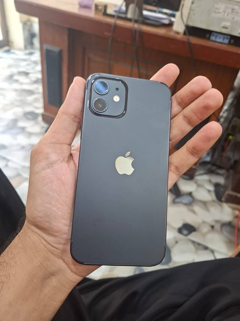 Apple iPhone 12 3