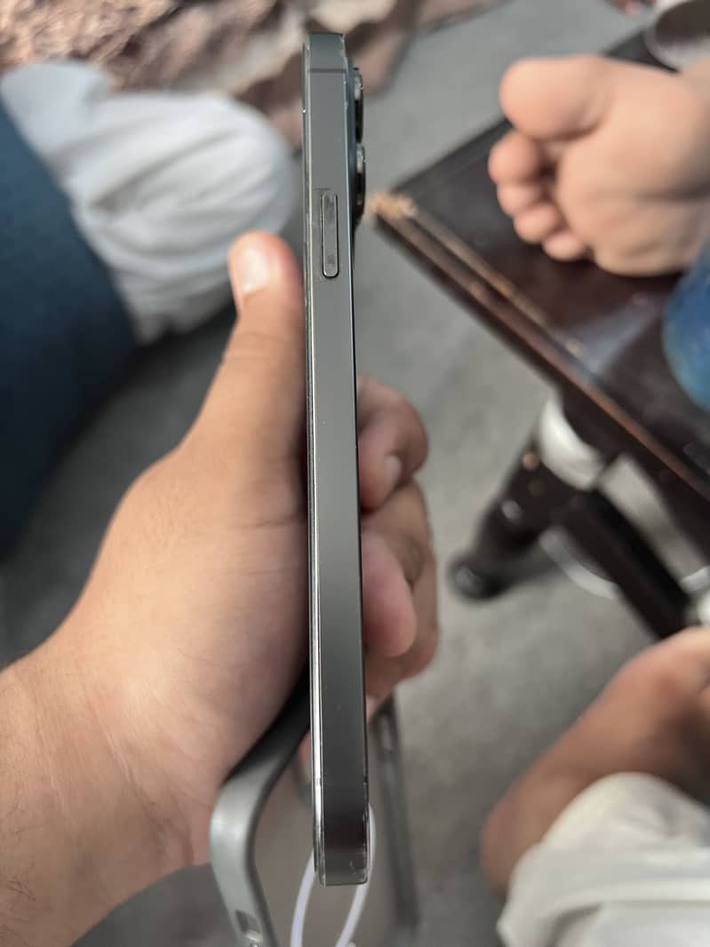 Apple iPhone 13 Pro Max 3