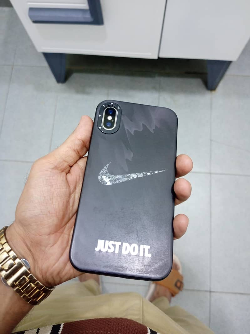 Apple iPhone X 4