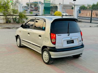 Hyundai Santro 2004 totally genuine family used urgent sale. .