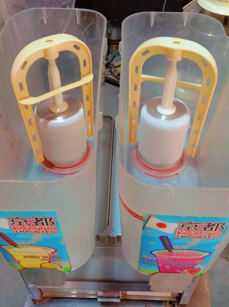 juice dispenser 11