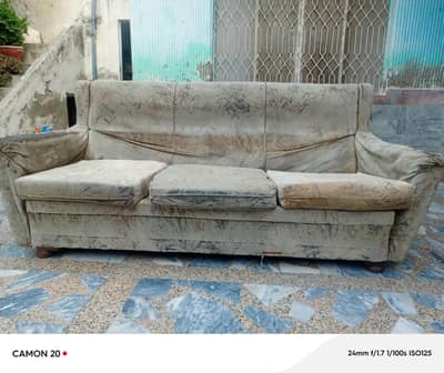 Used Sofa Set – Neat & Clean