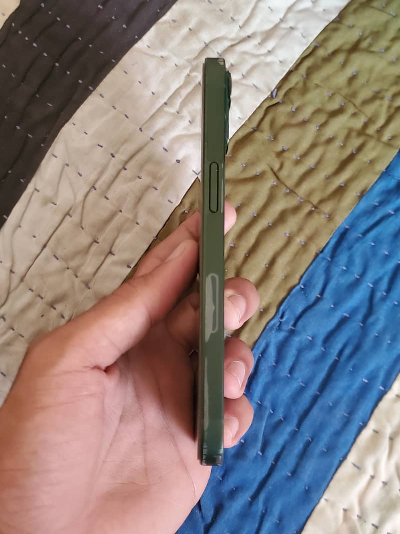 IPHONE 13 4