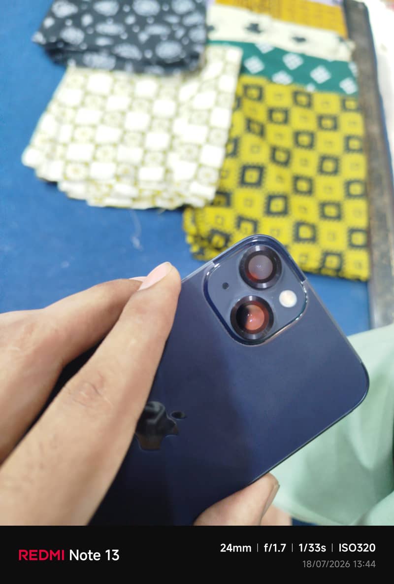Apple iPhone 13 5