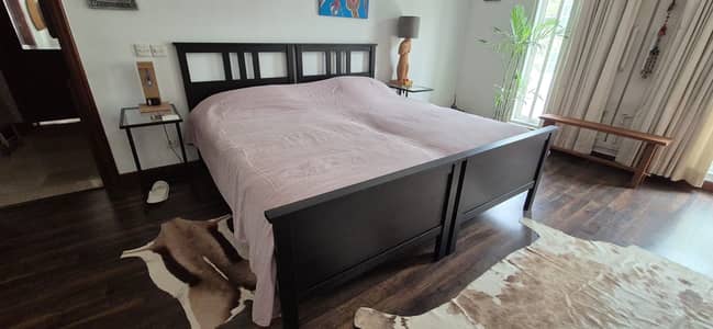 2 single IKEA bedframes, including mattrass