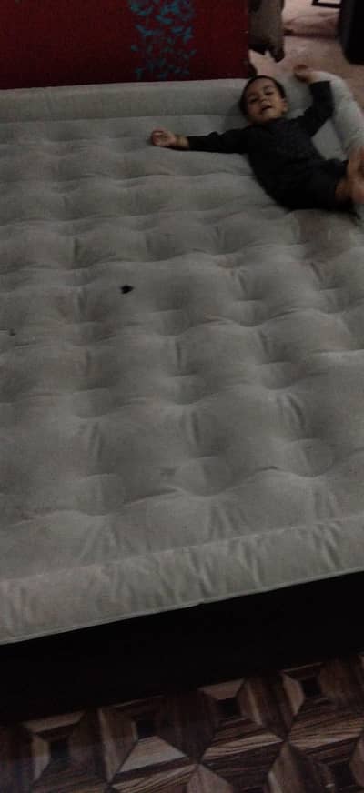 air mattress with pump