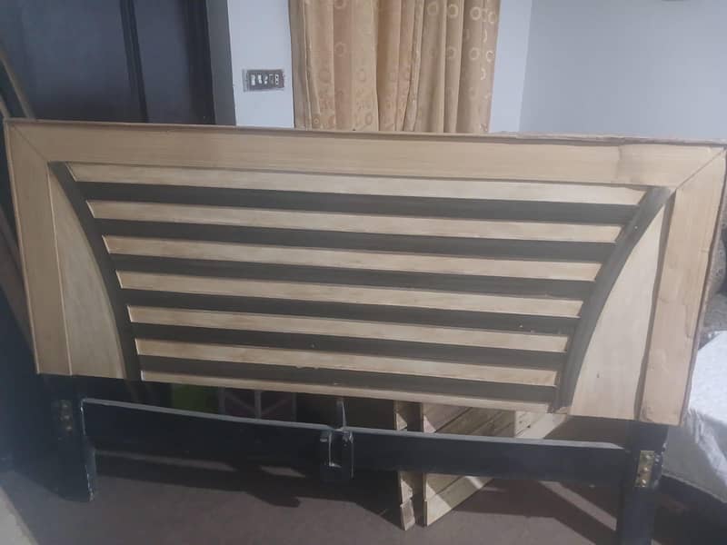 King bed 0