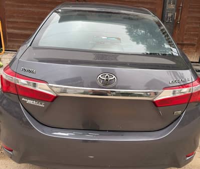 Toyota Corolla GLI 2017 ( AT )