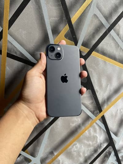 Apple iPhone 13
