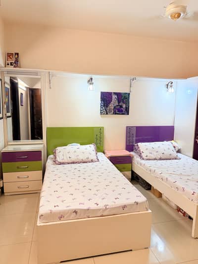 Bedroom Set, 2 single beds, dressing table, side corner