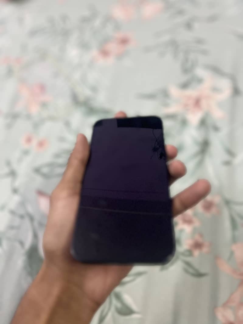 Apple iPhone 13 4