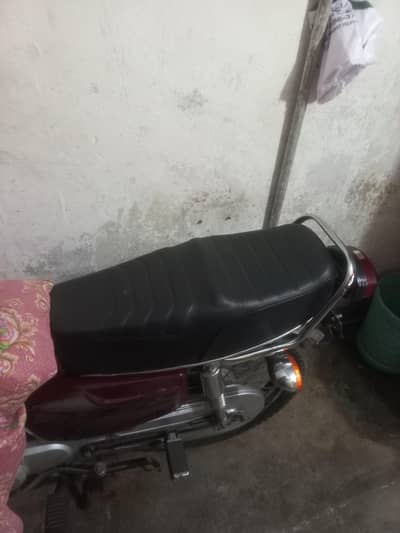 Honda 125 seat orignal