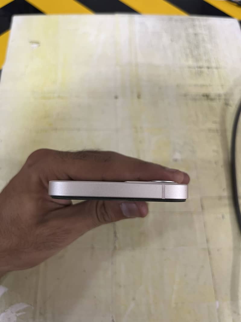 iPhone 12 4