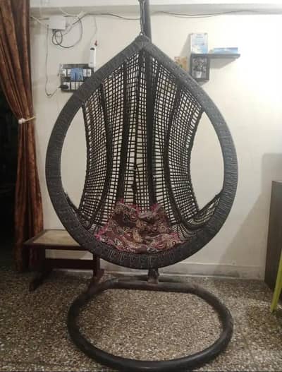 big size jhoola in good condition