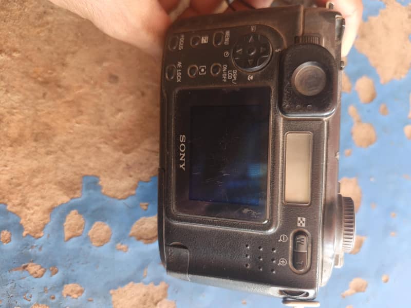 made DSC-d85 0