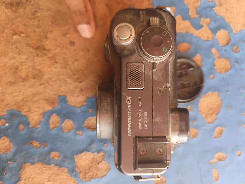 made DSC-d85 1