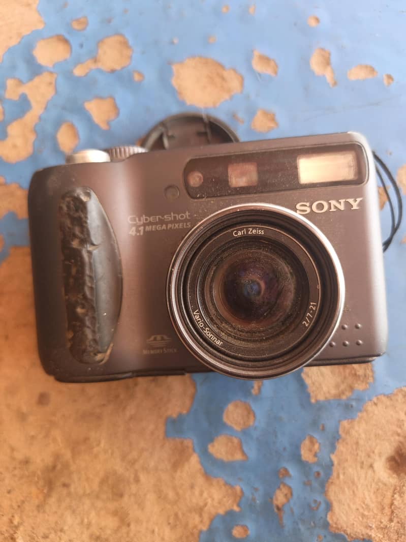 made DSC-d85 2