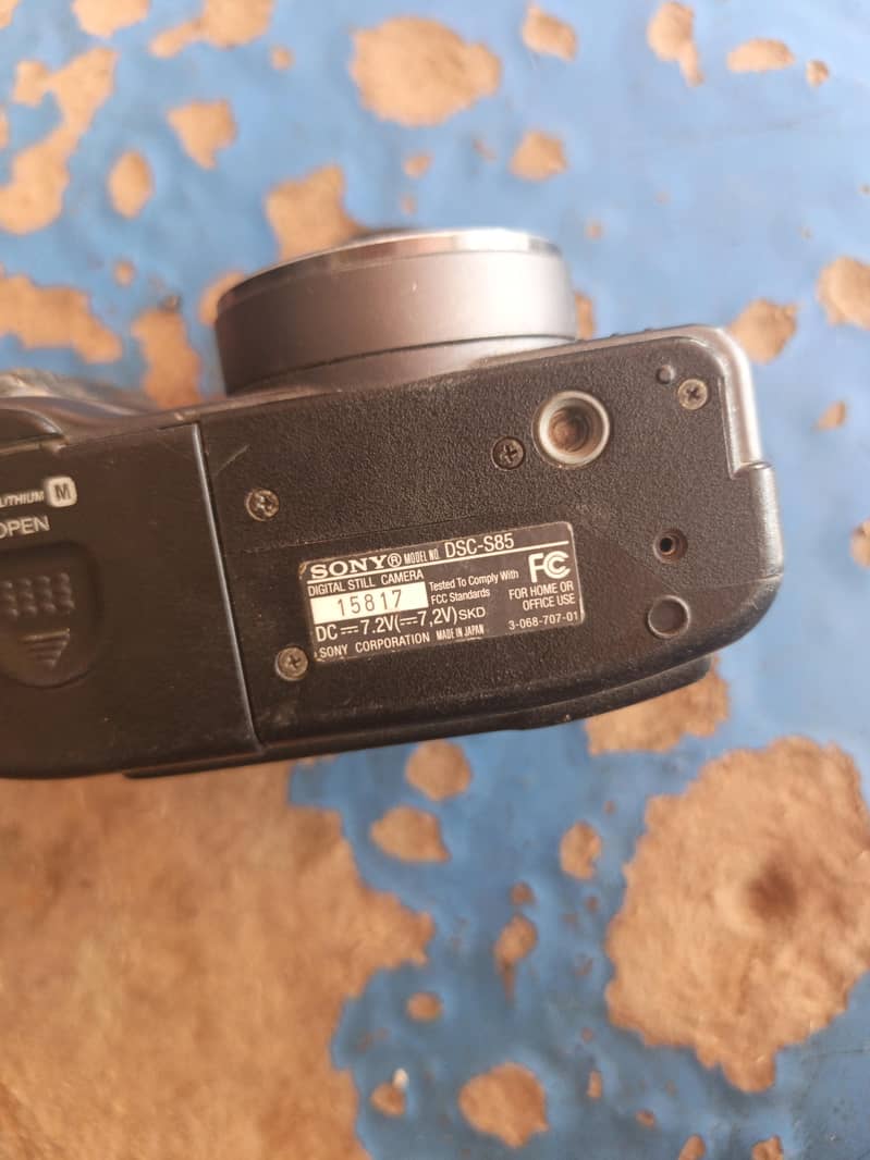 made DSC-d85 4