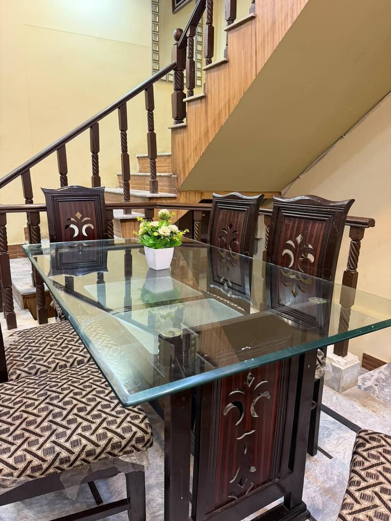DINNING TABLE 0